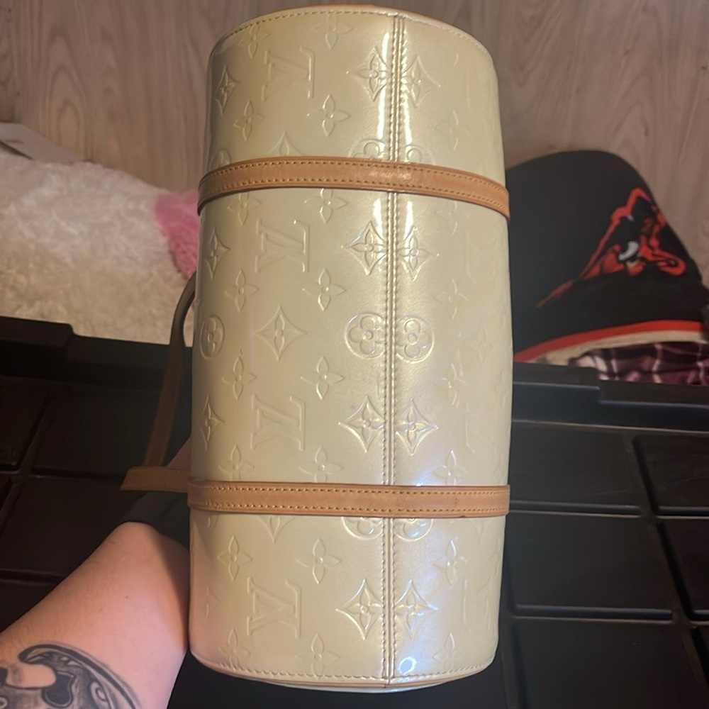 Lv Purse - Picture 2 of 11